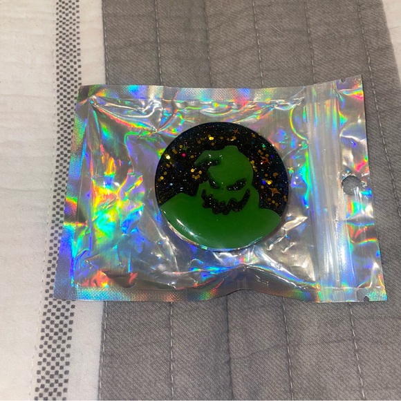 GLOW IN DARK Handcrafted (NEW) Oogie Boogie PopSocket Nightmare Before Christmas - Picture 2 of 16